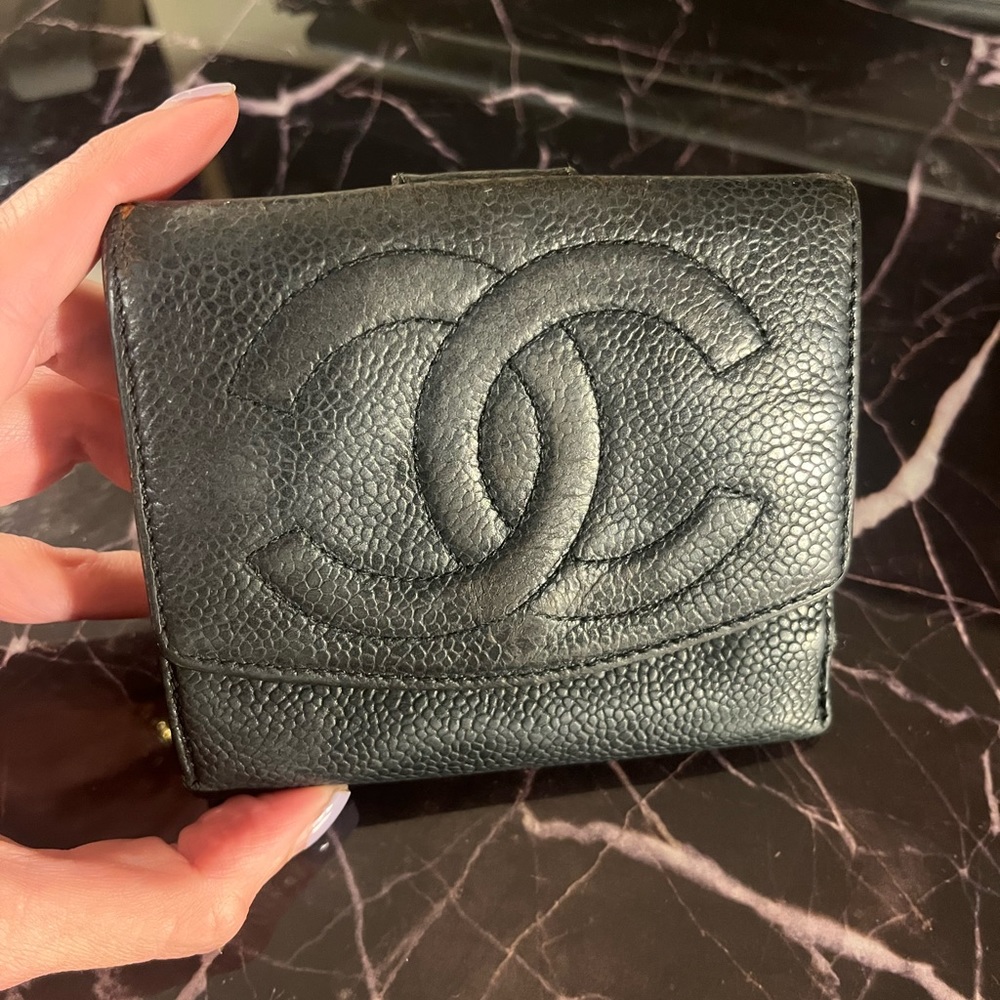 $950 CHANEL Black Caviar-Leather Wallet